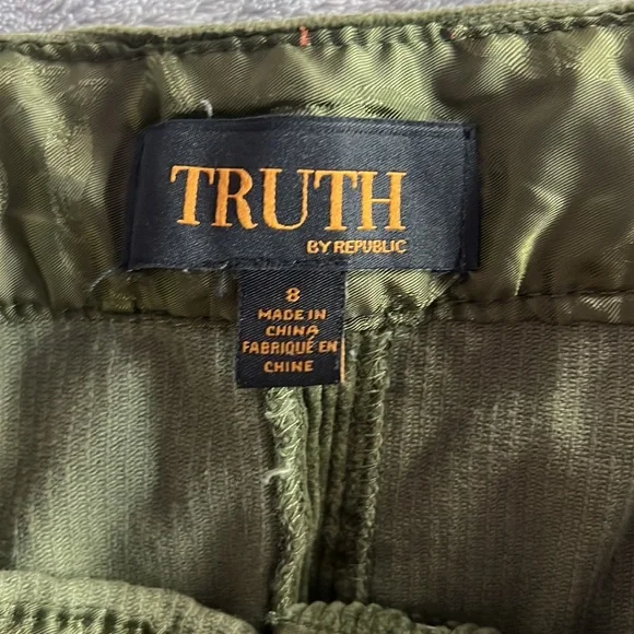 Green Button Up Skirt - Picture 2 of 3